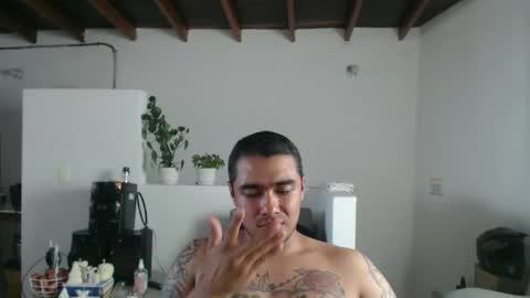 Snapshot of estebanmed92 chatting on 8, 11, 2025 estebanmed92 online show from 8, 11, 2025