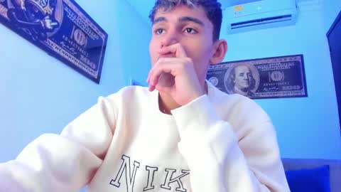 Esteban online show from 23, 12, 2024