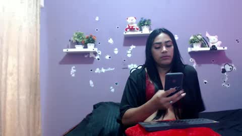Snapshot of estefania_5 chatting on 4, 2, 2025 Estefania 5 online show from 4, 2, 2025