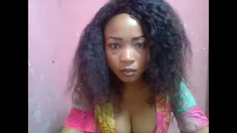 estelah20 online show from 4, 10, 2025