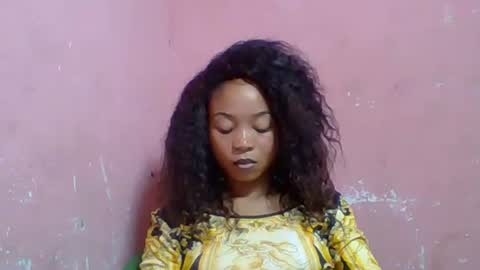 estelah20 online show from 14, 10, 2025