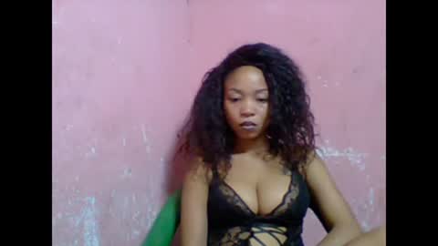 estelah20 online show from 18, 10, 2025