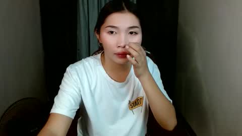 Snapshot of estherlust chatting on 18, 4, 2026 IRIS online show from 18, 4, 2026