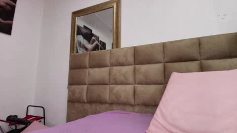Snapshot of estrella_hanks_ chatting on 12, 1, 2025 Estrella online show from 12, 1, 2025