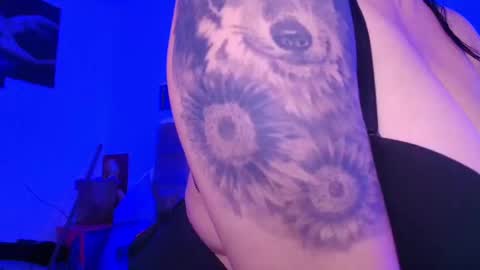 Snapshot of estrella_hanks_ chatting on 12, 9, 2025 Estrella online show from 12, 9, 2025