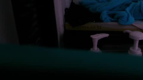 Snapshot of estrella_hanks_ chatting on 4, 10, 2025 Estrella online show from 4, 10, 2025