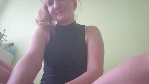 estrellawalters online show from 1, 1, 2025