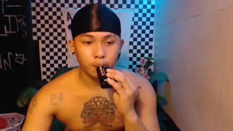 Snapshot of esward_tynn chatting on 12, 11, 2025 im esward tynn online show from 12, 11, 2025