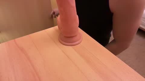 Snapshot of etat_on chatting on 16, 12, 2025 Tom online show from 16, 12, 2025