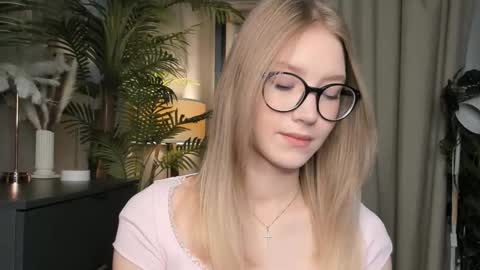 Natalie online show from 6, 11, 2025