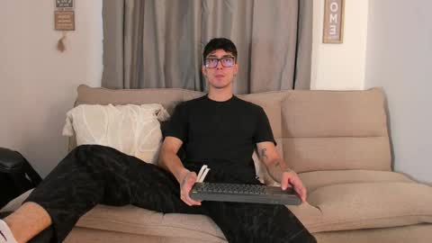 Snapshot of etham_wolf1 chatting on 25, 3, 2026 etham_wolf1 online show from 25, 3, 2026