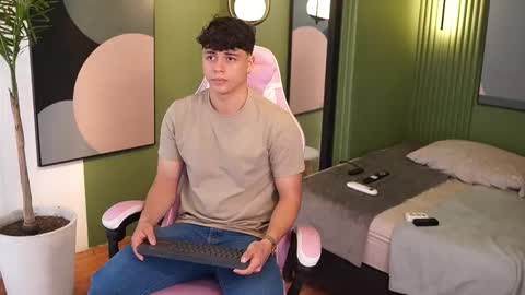 Snapshot of ethan_occonor chatting on 24, 9, 2025 ethan_occonor online show from 24, 9, 2025