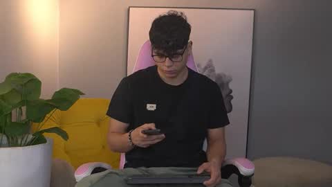 Snapshot of ethan_occonor chatting on 8, 11, 2025 ethan_occonor online show from 8, 11, 2025