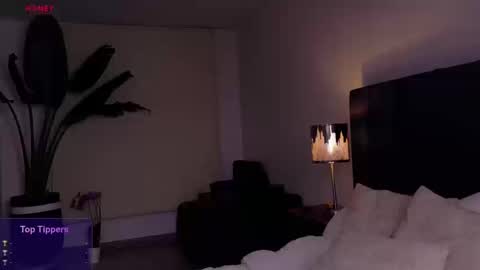 Joan online show from 30, 9, 2025