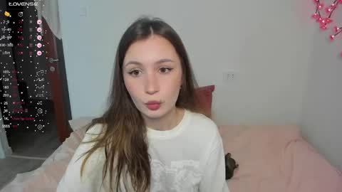 Veronica Tiia Lilith left to right online show from 10, 4, 2026