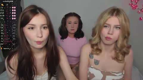 Snapshot of eumomino chatting on 8, 7, 2026 Veronica Tiia Lilith left to right online show from 8, 7, 2026