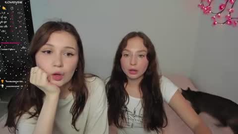 Snapshot of eumomino chatting on 27, 7, 2026 Veronica Tiia Lilith left to right online show from 27, 7, 2026