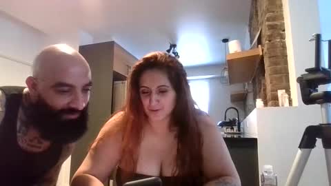 Snapshot of european_couple30 chatting on 3, 1, 2025 Power couple30 online show from 3, 1, 2025