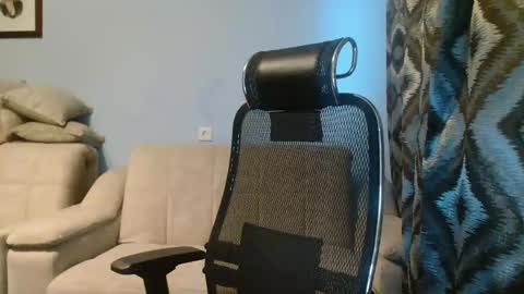 eva2323 online show from 28, 1, 2025