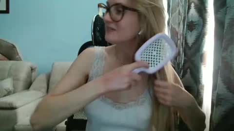 eva2323 online show from 7, 3, 2025