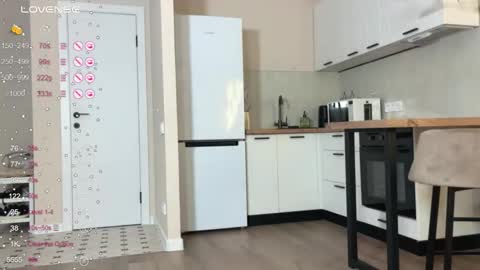 Snapshot of eva_collins_x chatting on 15, 12, 2025 Eva online show from 15, 12, 2025