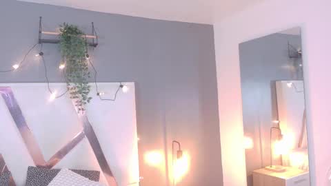 EVA DAEMON  online show from 7, 10, 2025