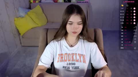 Snapshot of eva_davie chatting on 22, 10, 2025 Eva online show from 22, 10, 2025