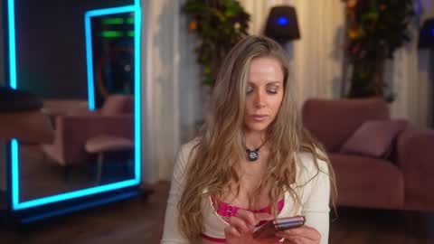 Snapshot of eva_fashionista chatting on 15, 5, 2026 Eva online show from 15, 5, 2026