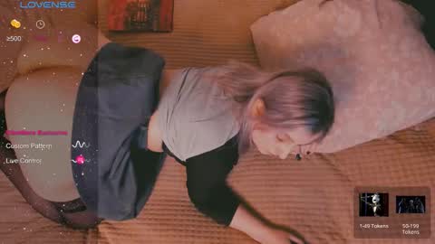 Snapshot of eva_gloss chatting on 30, 11, 2025 Eva online show from 30, 11, 2025