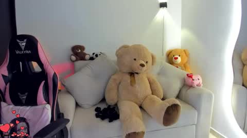 Eva   online show from 8, 3, 2026