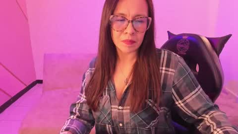 Eva  online show from 6, 10, 2025