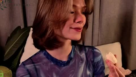 Snapshot of eva_natsumi chatting on 29, 4, 2026 Eva online show from 29, 4, 2026