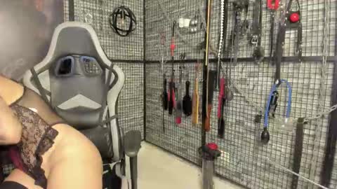 EVA INDEPENDENT MODEL online show from 21, 3, 2026