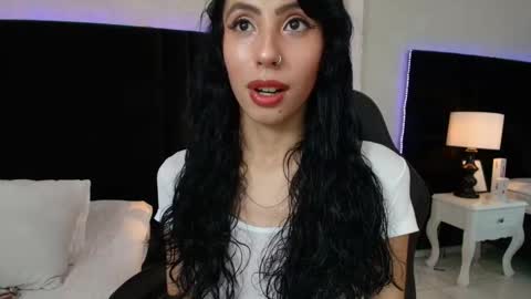 Snapshot of evaa_cloee chatting on 30, 9, 2025 EVA CLOEE online show from 30, 9, 2025
