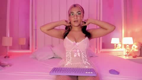 evaa_honey online show from 27, 5, 2026