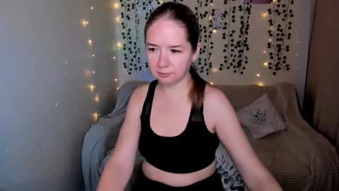 Snapshot of evabraunn_ chatting on 20, 10, 2025 Eva online show from 20, 10, 2025