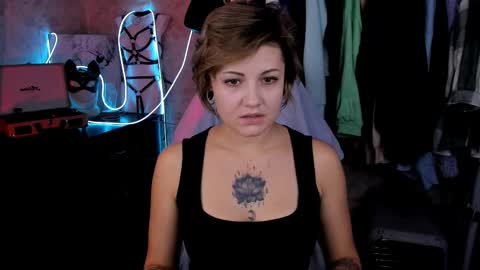 Snapshot of evabrownie chatting on 2, 10, 2025 Eva Brownie online show from 2, 10, 2025
