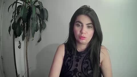 Snapshot of evacollins12 chatting on 15, 12, 2024 evacollins12 online show from 15, 12, 2024