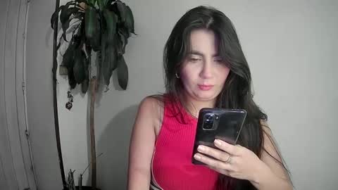 Snapshot of evacollins12 chatting on 23, 12, 2024 evacollins12 online show from 23, 12, 2024