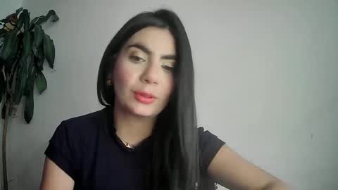 Snapshot of evacollins12 chatting on 3, 2, 2025 evacollins12 online show from 3, 2, 2025