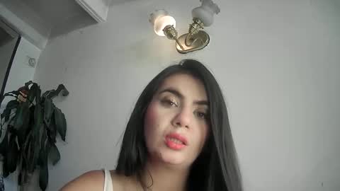 Snapshot of evacollins12 chatting on 4, 2, 2025 evacollins12 online show from 4, 2, 2025