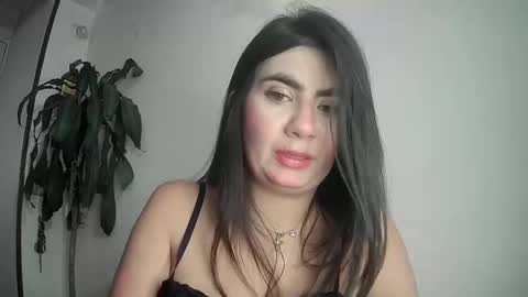 Snapshot of evacollins12 chatting on 6, 2, 2025 evacollins12 online show from 6, 2, 2025