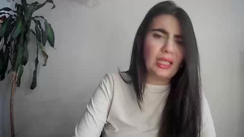 Snapshot of evacollins12 chatting on 24, 2, 2025 evacollins12 online show from 24, 2, 2025