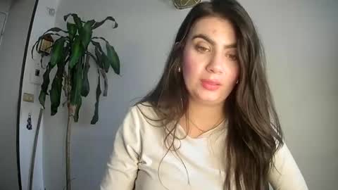 Snapshot of evacollins12 chatting on 4, 3, 2025 evacollins12 online show from 4, 3, 2025