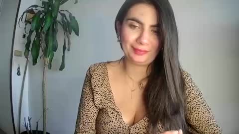 Snapshot of evacollins12 chatting on 5, 3, 2025 evacollins12 online show from 5, 3, 2025