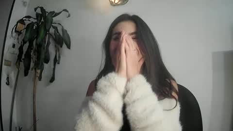 Snapshot of evacollins12 chatting on 8, 3, 2025 evacollins12 online show from 8, 3, 2025