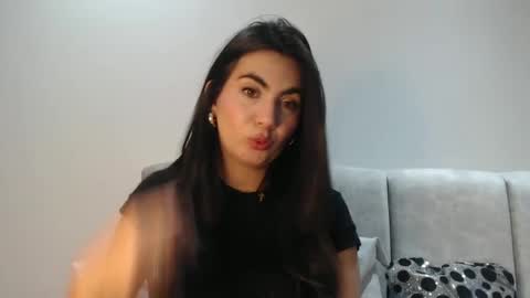 Snapshot of evacollins12 chatting on 11, 9, 2025 evacollins12 online show from 11, 9, 2025