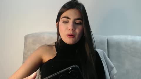 Snapshot of evacollins12 chatting on 1, 10, 2025 evacollins12 online show from 1, 10, 2025