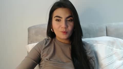 Snapshot of evacollins12 chatting on 27, 10, 2025 evacollins12 online show from 27, 10, 2025