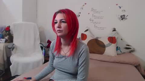 Snapshot of evadesireone chatting on 6, 12, 2024 EvadesireONE online show from 6, 12, 2024